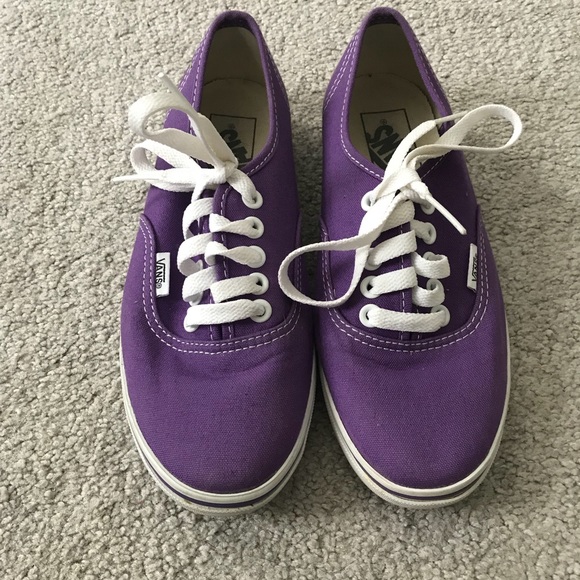 Vans - Picture 2 of 7